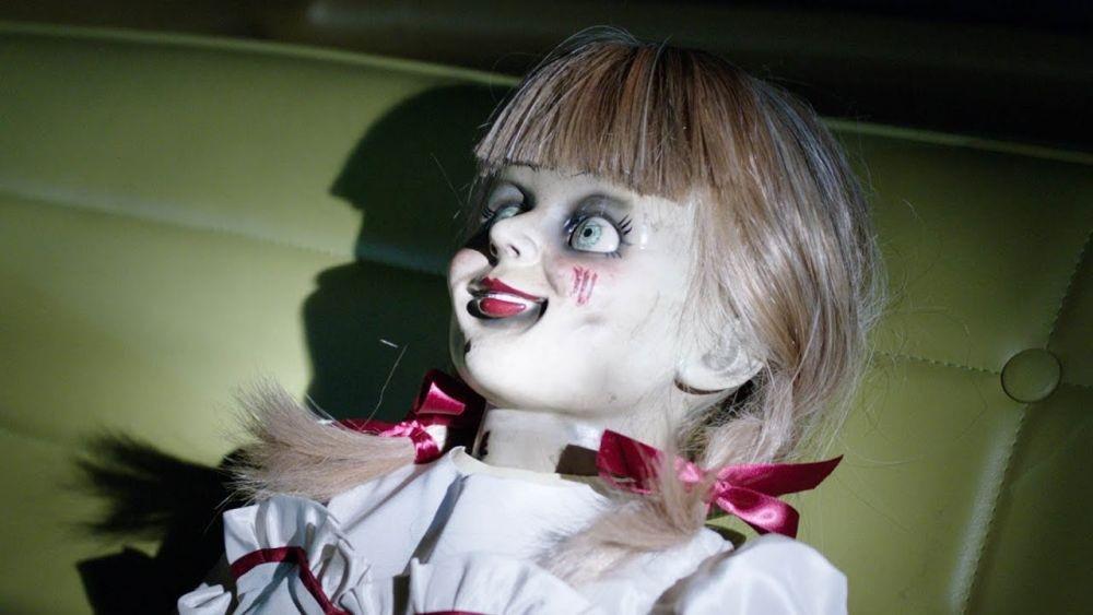 Teror Boneka Iblis, 5 Kelebihan & Kekurangan Annabelle Comes Home