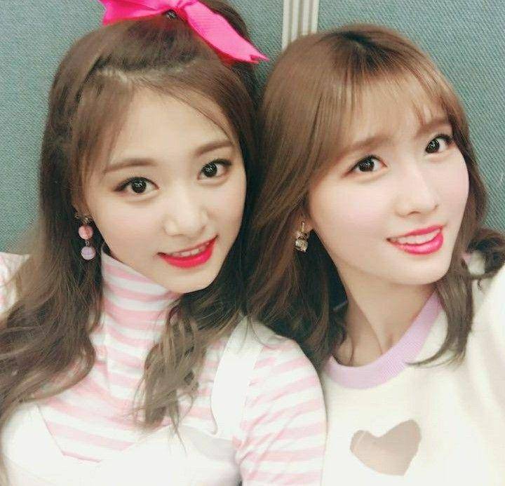 https://instagram.com/twicetagram