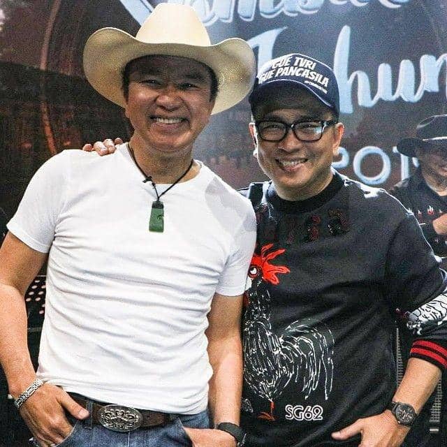 instagram.com/helmyyahya