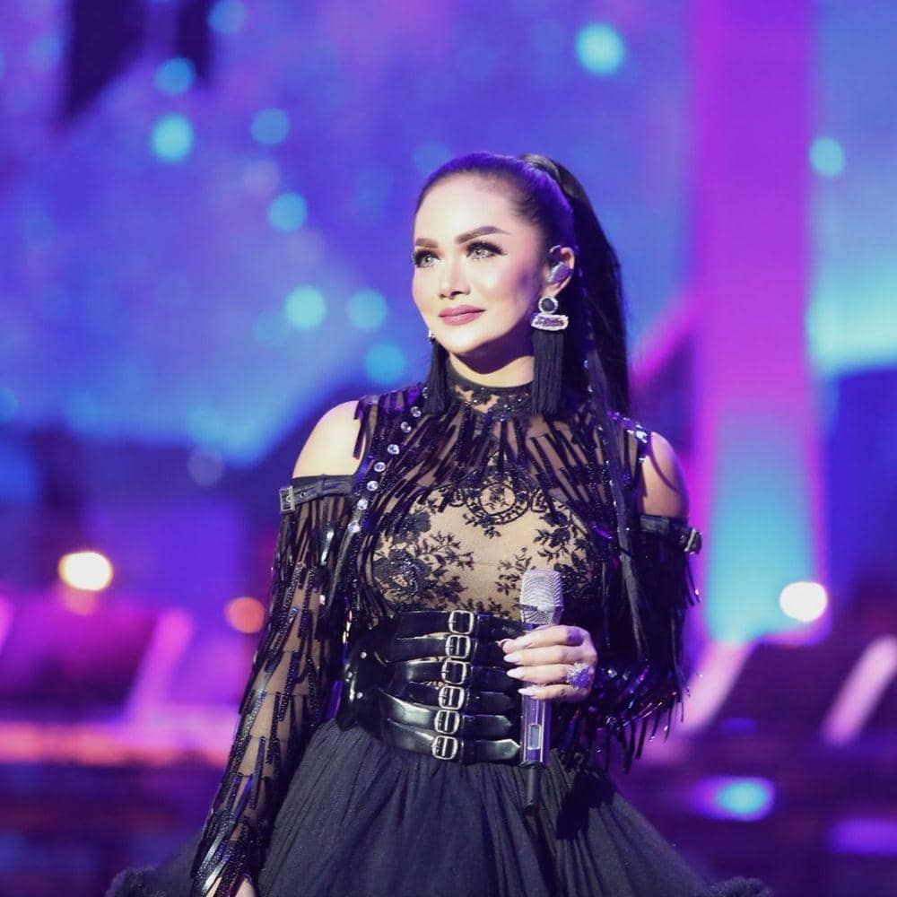 instagram.com/krisdayantilemos