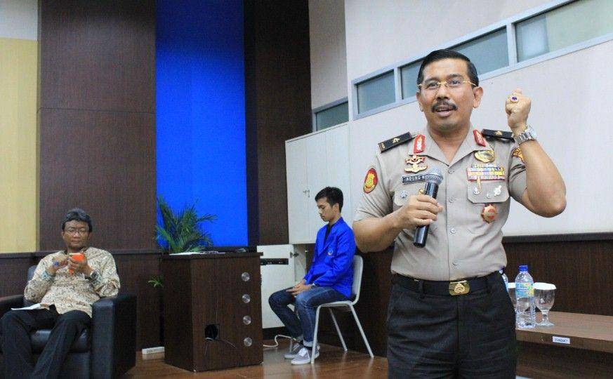 Esaunggul.ac.id