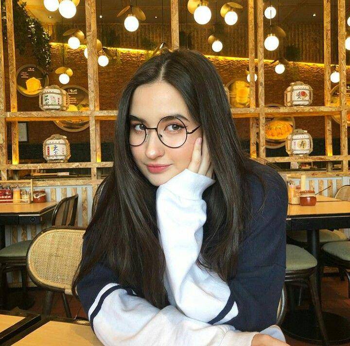 Instagram.com/stephaniepoetri