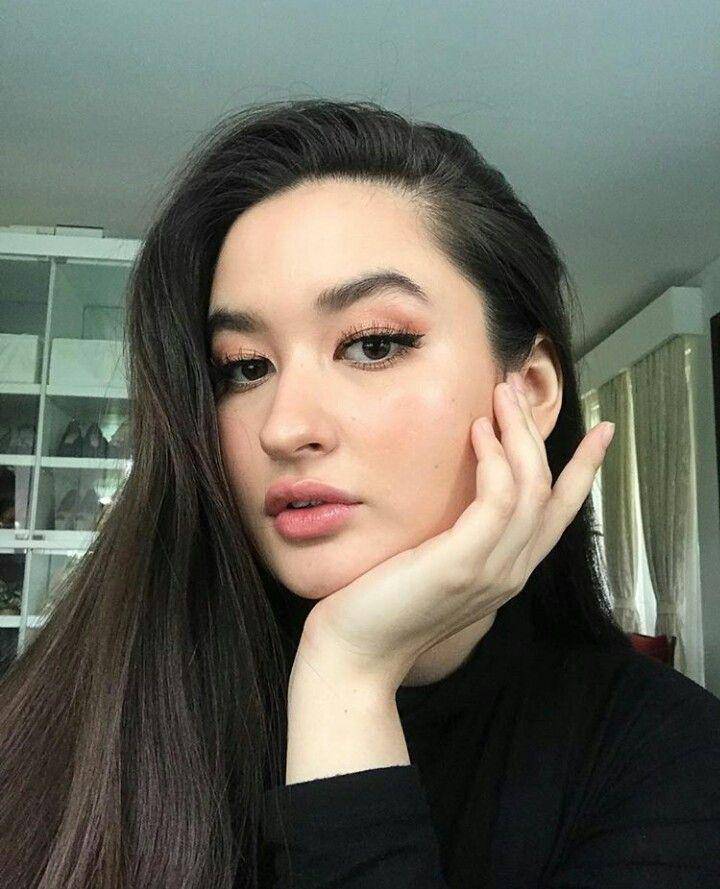 Instagram.com/stephaniepoetri