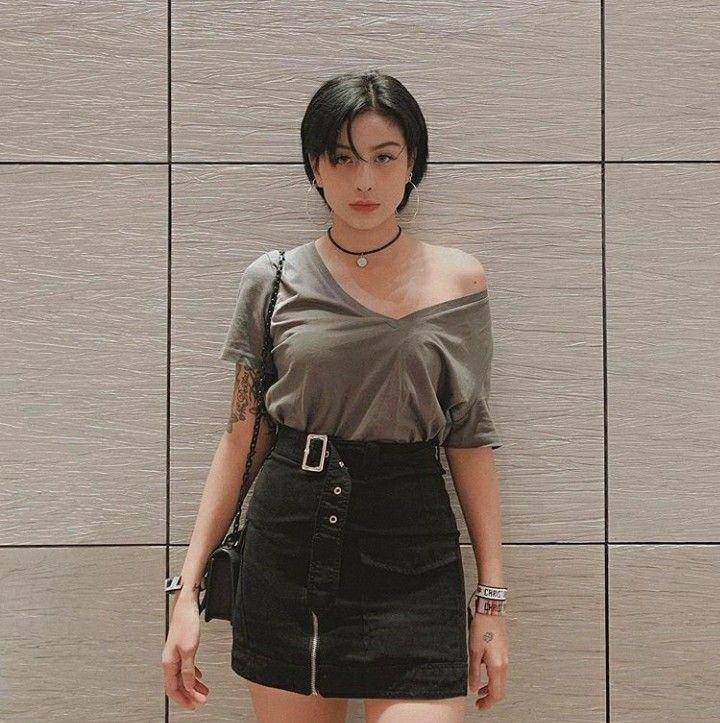 instagram.com/awkarin