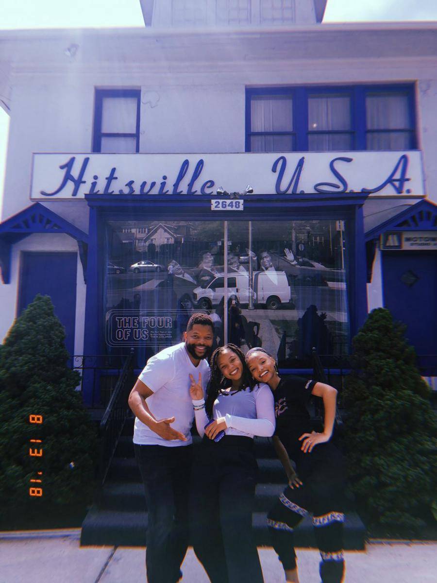Twitter.com/chloexhalle