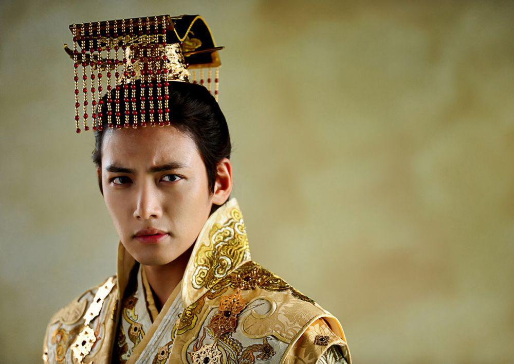 5 KDrama Ini Ceritakan Perjuangan Pangeran Merebut Tahta, Bikin Haru!