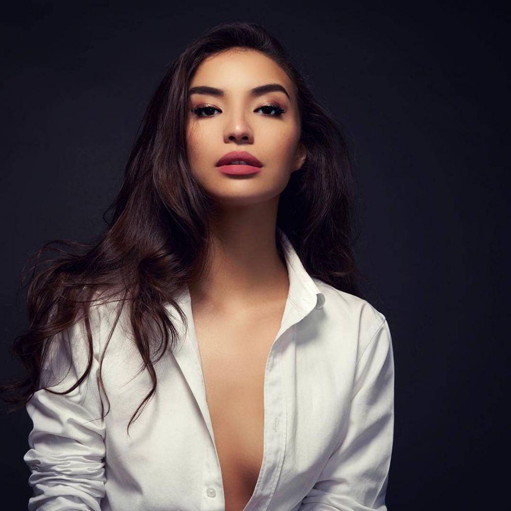 10 Potret Body Goals ala Manohara Odelia Pinot yang Memesona Abis