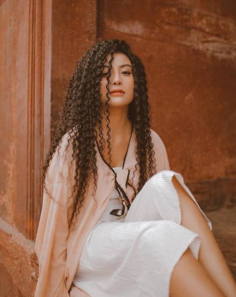 instagram.com/awkarin