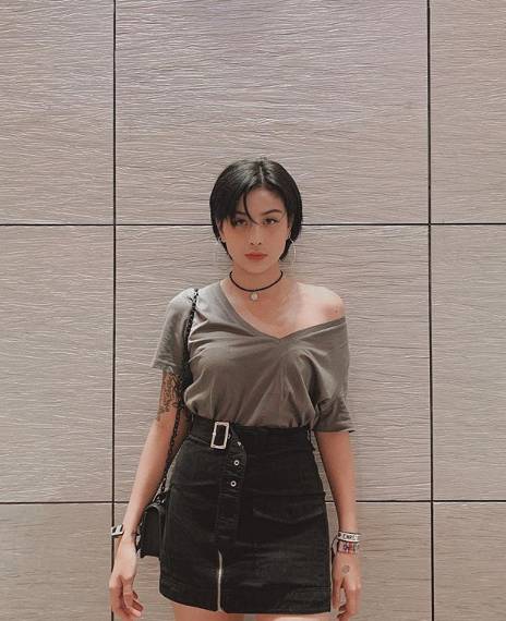 instagram.com/awkarin