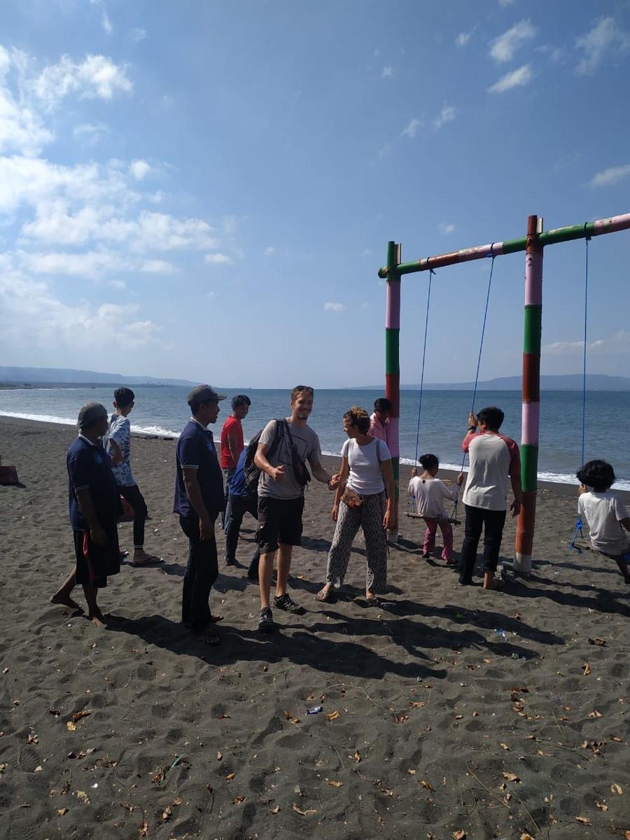 Pantai Syariah, Raja Salman, dan Isu Hoaks Arabisasi di Banyuwangi