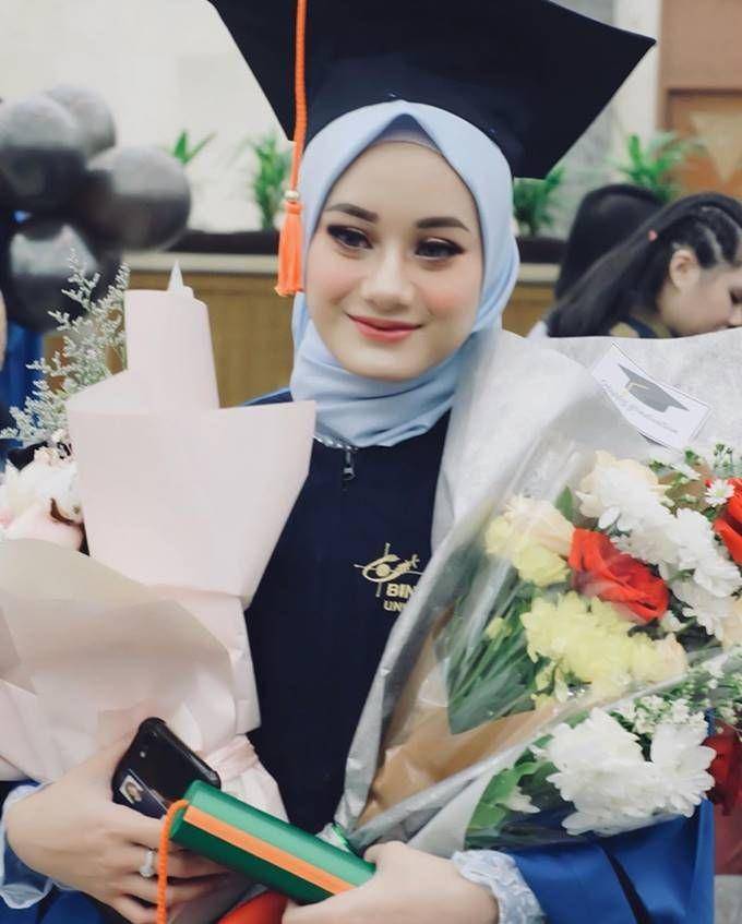 instagram.com/dindahw/