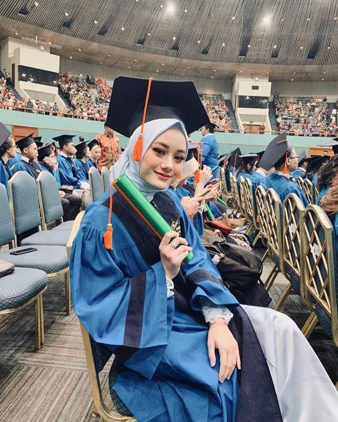 instagram.com/dindahw/