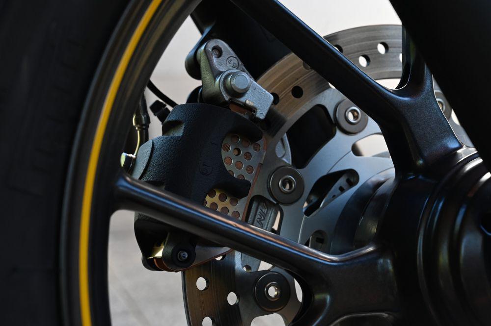 Hati-hati, 5 Kondisi Ini Bisa Bikin Rem Motor Kamu Blong