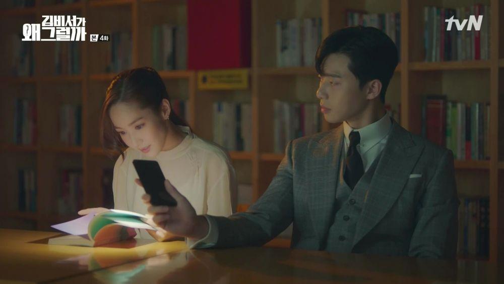 7 Hal yang Terlintas di Benak Cowok Saat Kamu Gak Kunjung Balas Chat