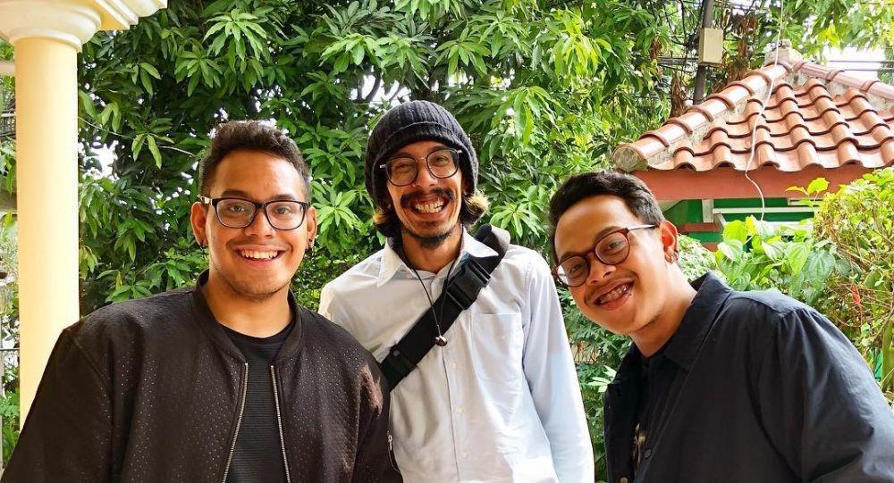 Ide nama anak dari keluarga andy f. Noya, ketiganya bermakna kesa