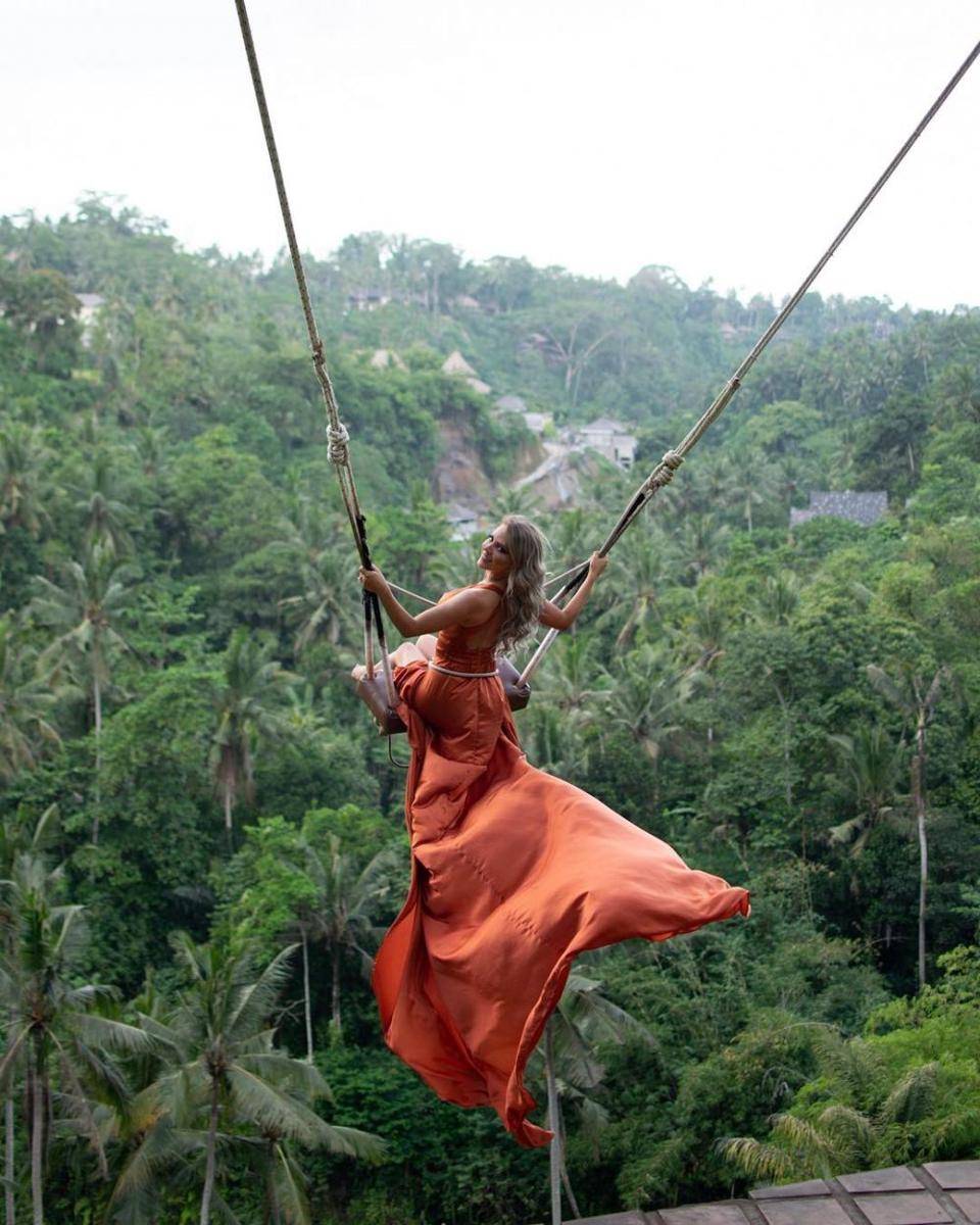 Bali Swing (instagram.com/bali_whereisnikita)