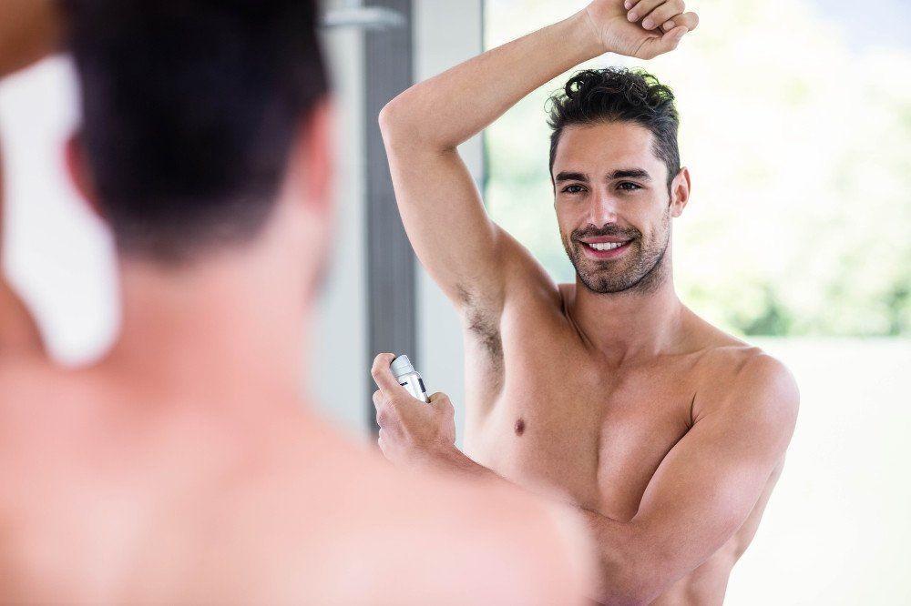 5 Cara Memakai Deodoran yang Benar, Pria Wajib Tahu!
