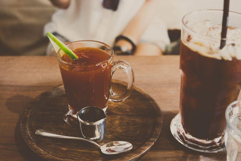Suka minum hot atau iced coffee? Ini 5 manfaat keduanya bagi tubu