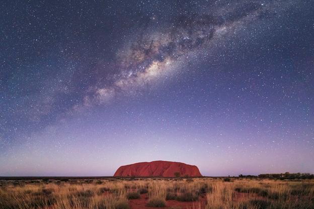 Ini 5 Alasan Milenial Sering Keluar Malam Saat Traveling ke Australia