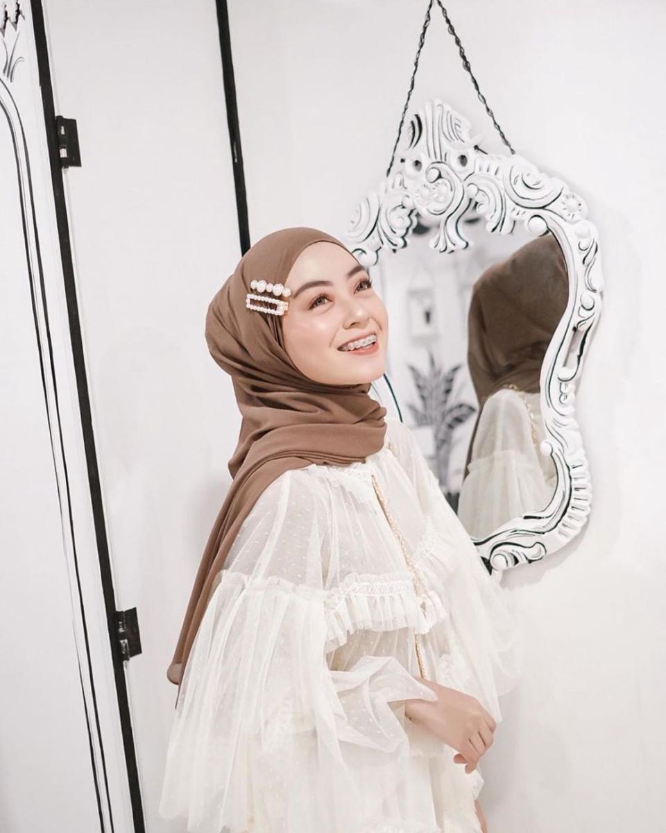 12 Fashion Item ala Selebgram Meirani Amalia Putri, Inspirasi OOTD!