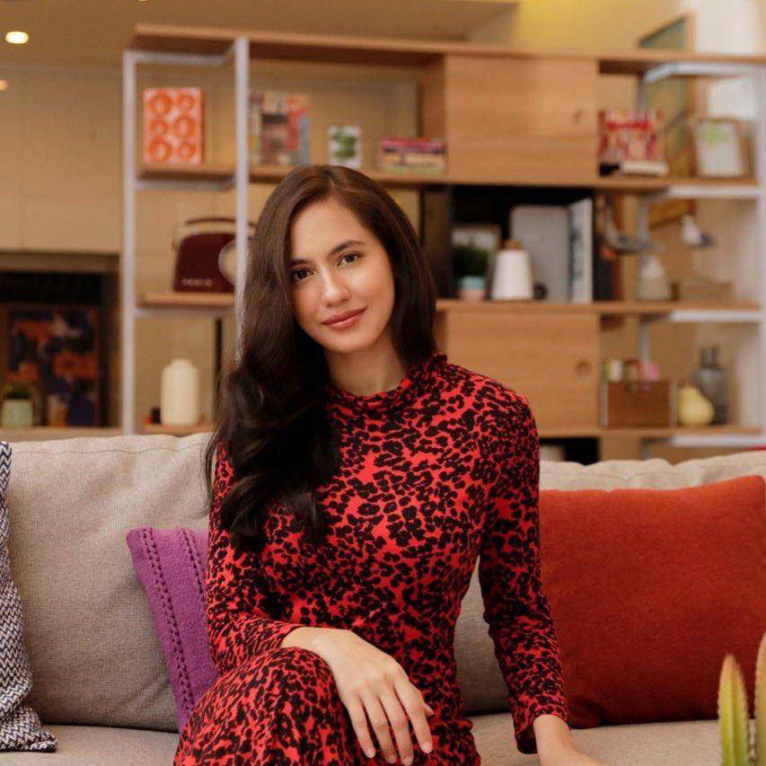 Instagram.com/pevpearce