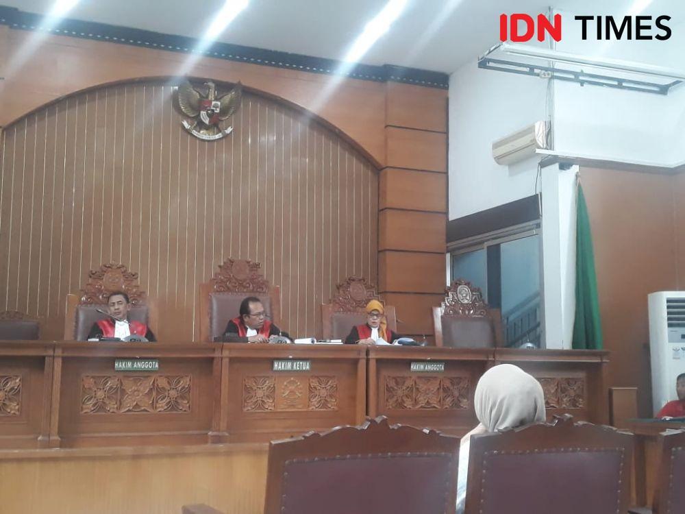 [BREAKING] Hakim Vonis Ratna Sarumpaet Hukuman 2 Tahun Penjara