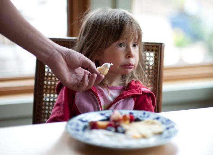 5 Tips Hadapi Anak Picky Eater