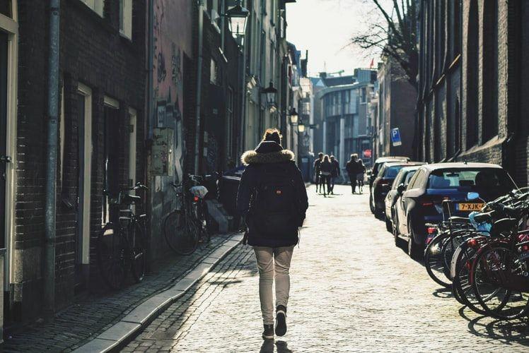 Suka Traveling Sendiri? Ini 8 Tips yang Wajib Kalian Ketahui!