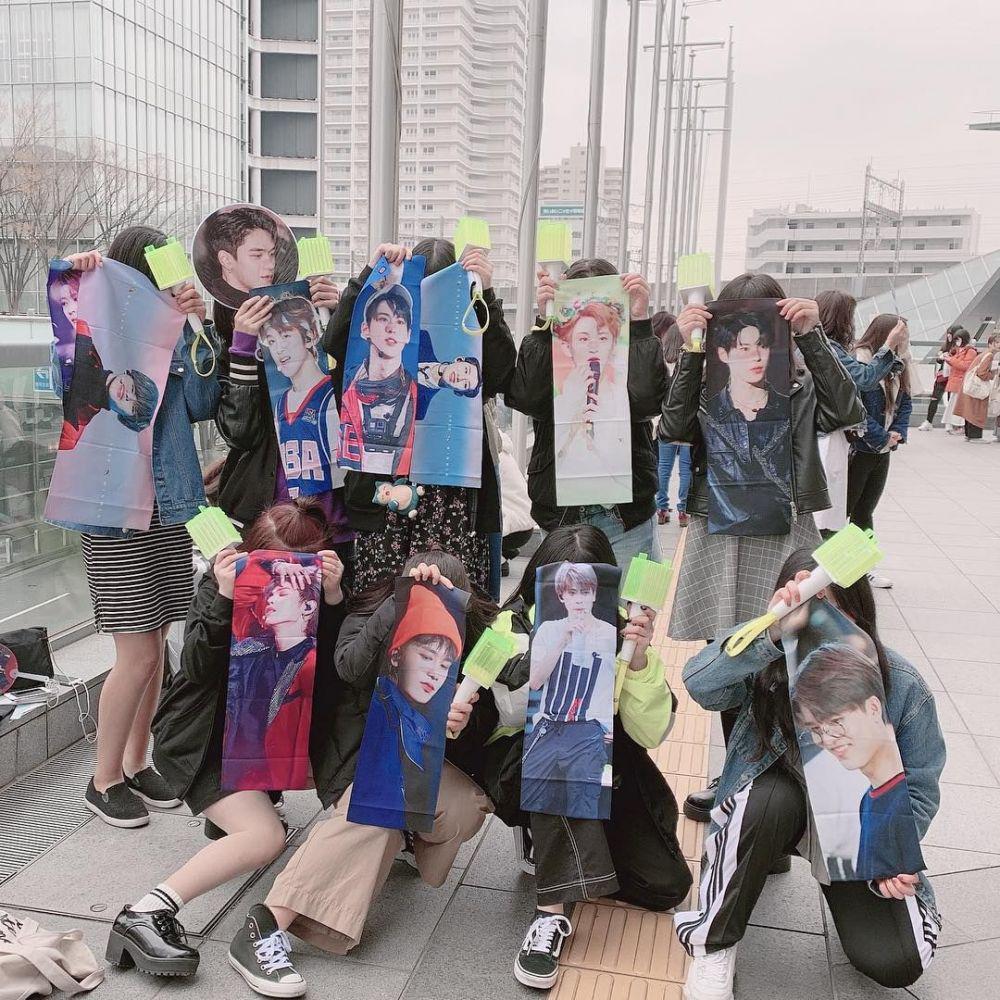 5 Tips Berbaur dengan Teman Kantor yang Sebagian Besar Fans KPop