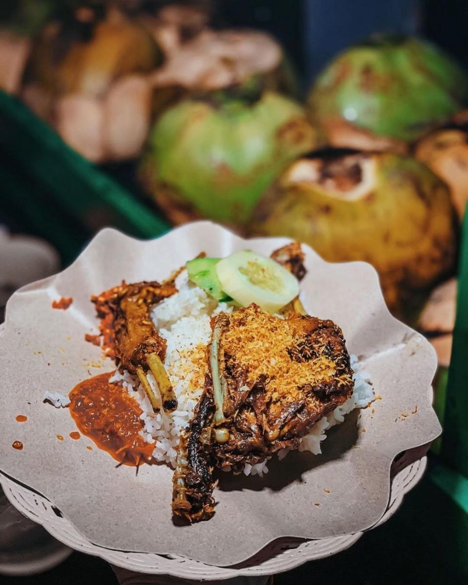 10 Rekomendasi Nasi Bebek Enak di Surabaya, Hati-hati Bikin Kalap!
