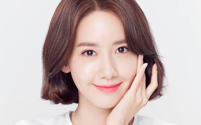 5 Scrub dan Peeling Rekomendasi Buat Eksfoliasi Wajah, Halus & Glowing