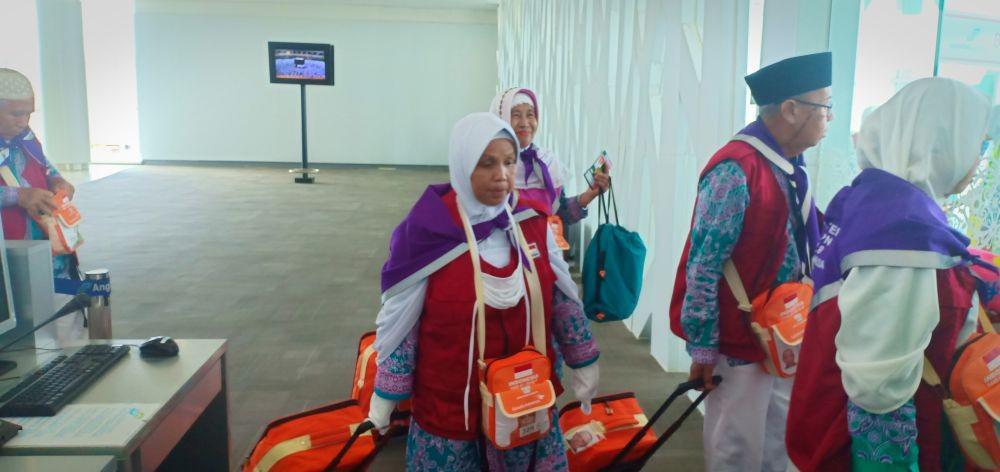 449 Calon Jemaah Haji Embarkasi Balikpapan Bertolak ke Tanah Suci