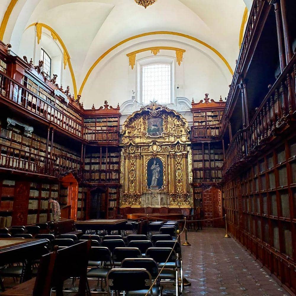 instagram.com/rachel_e_anthony/