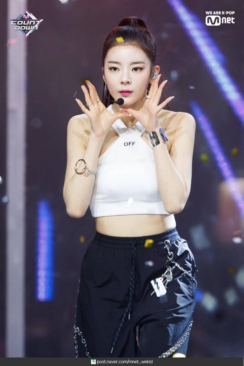 twitter.com/ITZY_GLOBAL