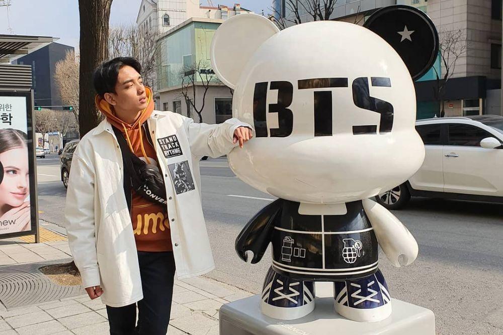 10 Potret Selebgram Reza Darmawangsa, Mirip Jungkook BTS?