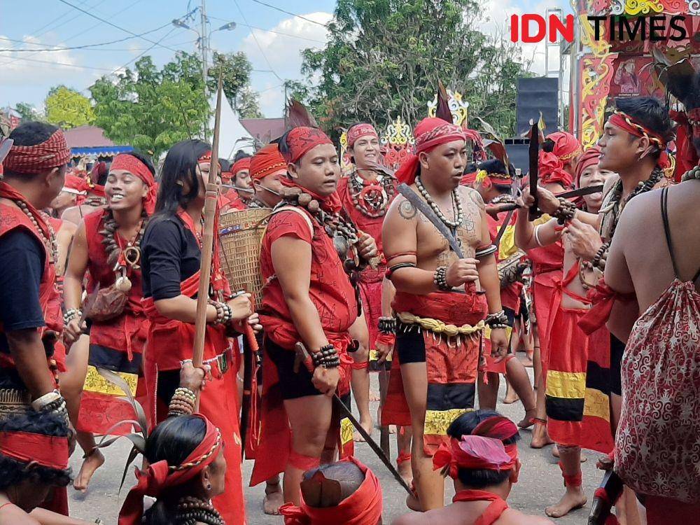 suku Dayak (IDN Times/Sunariyah)