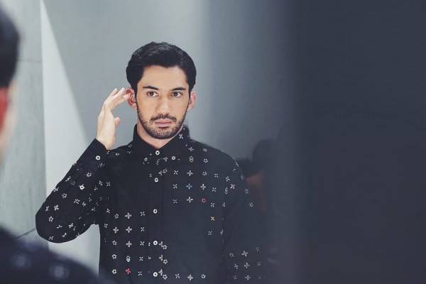 instagram.com/officialpilarez