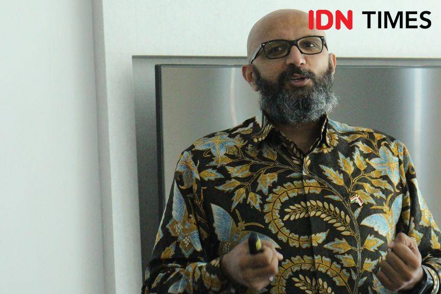 Umesh Phadke dalam acara media roundtable di kantor L'Oreal Indonesia. 23 Juli 2018. IDN Times/Febriyanti Revitasari