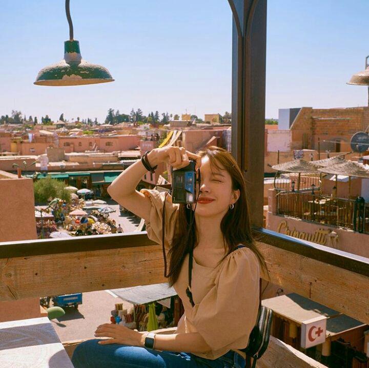 8 Foto Memesona Hani EXID Saat Pemotretan di Maroko
