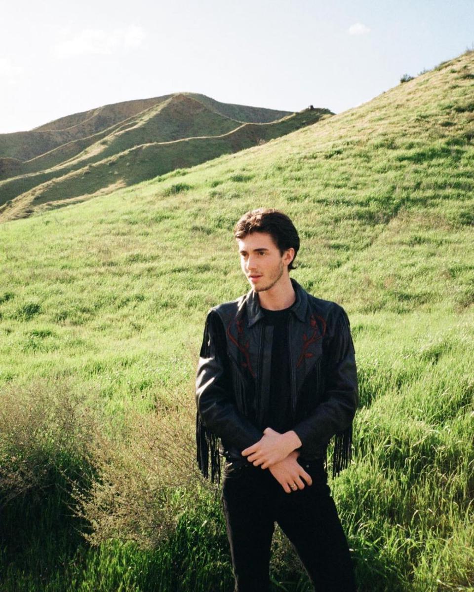 Lepas Kangen dengan Fans Indonesia, 5 Fakta Konser Greyson Chance