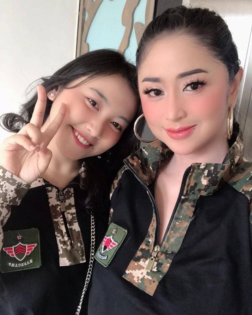 instagram.com/dewiperssikreal