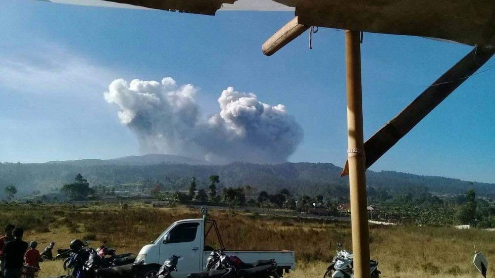 10 Potret Terkini Erupsi Gunung Tangkuban Parahu, Stay Safe Guys!
