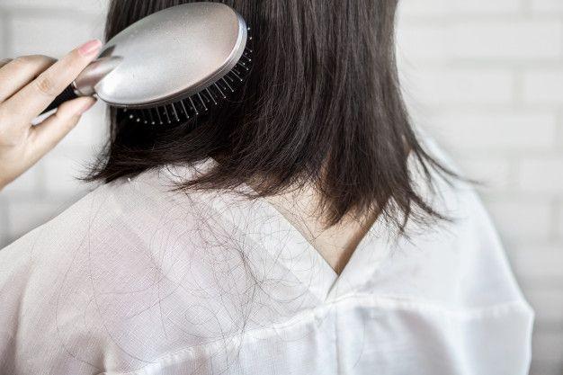 Rambut Rontok: 5 Penyebab dan Cara Mengatasinya
