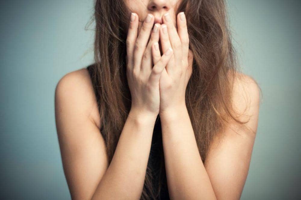 Lakukan 7 Tips Mengatasi Serangan Panik Ini saat Kamu Sedang Mengalami