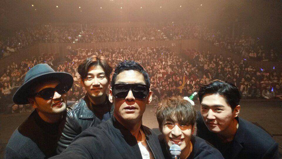 twitter.com/@godJoonPark