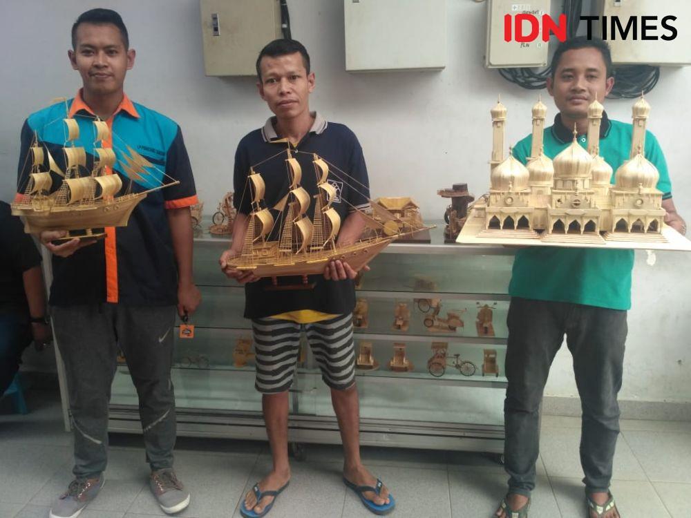 Kreatif! Napi Lapas Siantar Mampu Buat Miniatur dari Bambu dan Kayu