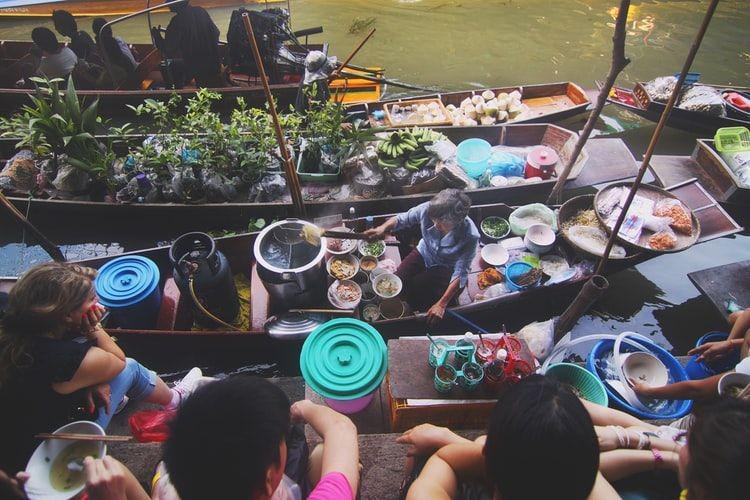 5 Pasar Terapung Terbaik di Asia, Ada dari Indonesia