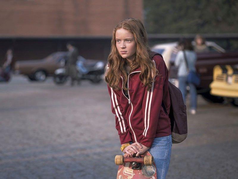 10 Potret Feminin di Balik Gaya Tomboi Max Stranger Things, Memesona!