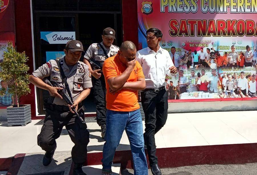 Tersangka penggelapan dana nasabah BRI di Gowa/Istimewa