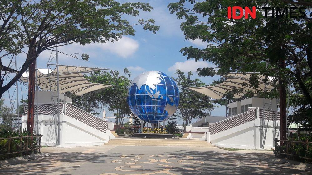 Fenomena Langka Tanpa Bayangan di Tugu Khatulistiwa Pontianak